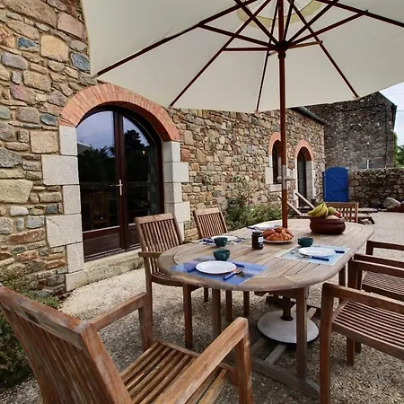 Semesterbostad Maison Bleue Plougrescant